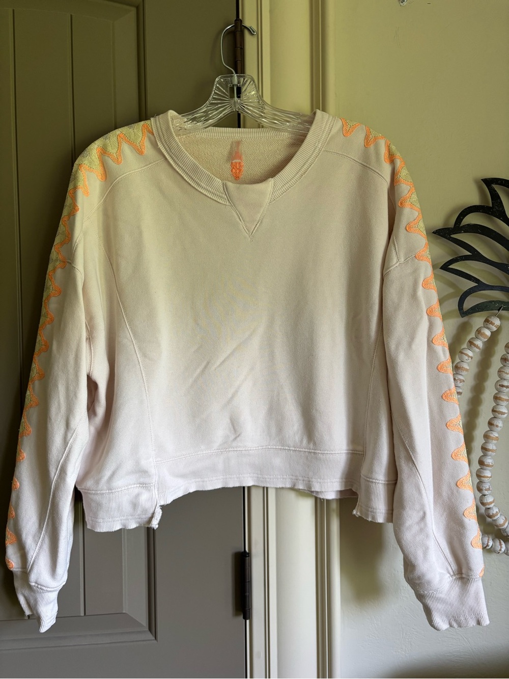 Free people sweatshirt, wavy details, clothes